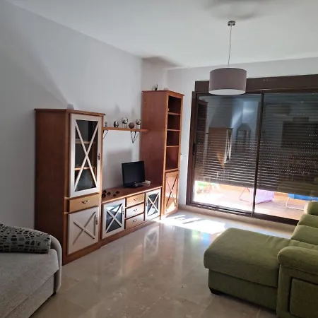 Tranquilo Apto En Duquesa Village 公寓